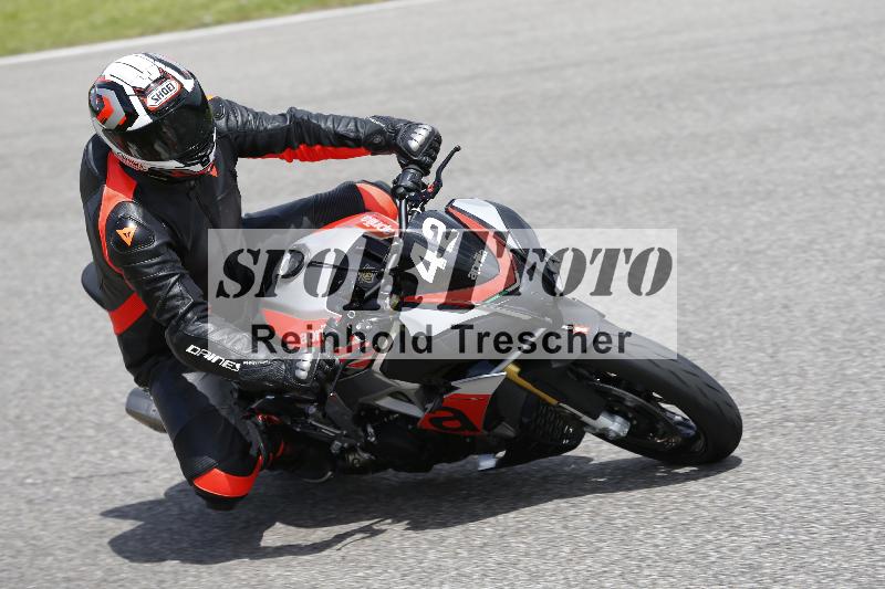 /Archiv-2024/29 12.06.2024 MOTO.CH Track Day ADR/Gruppe blau/42